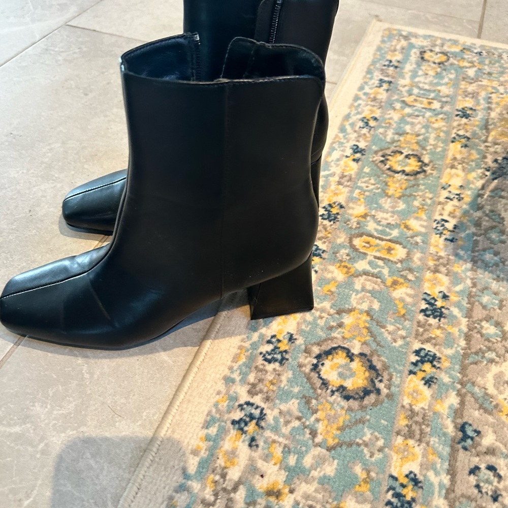 Chinese Laundry Elegant Black Ankle Boots